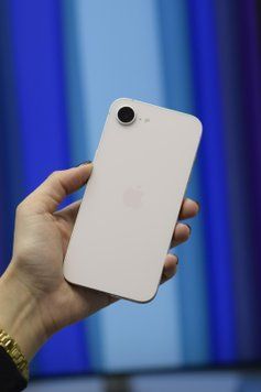 (б/у) iPhone 17e 256GB Soft Pink eSIM (Ідеальний, 100, Оригінал) 17E-256-BLA-E-I-100-O фото